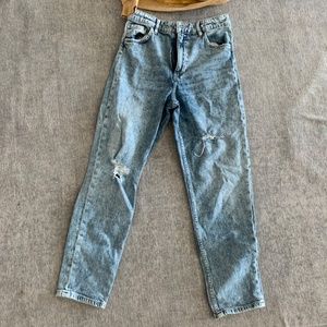 Hoodie with Rip Jeans